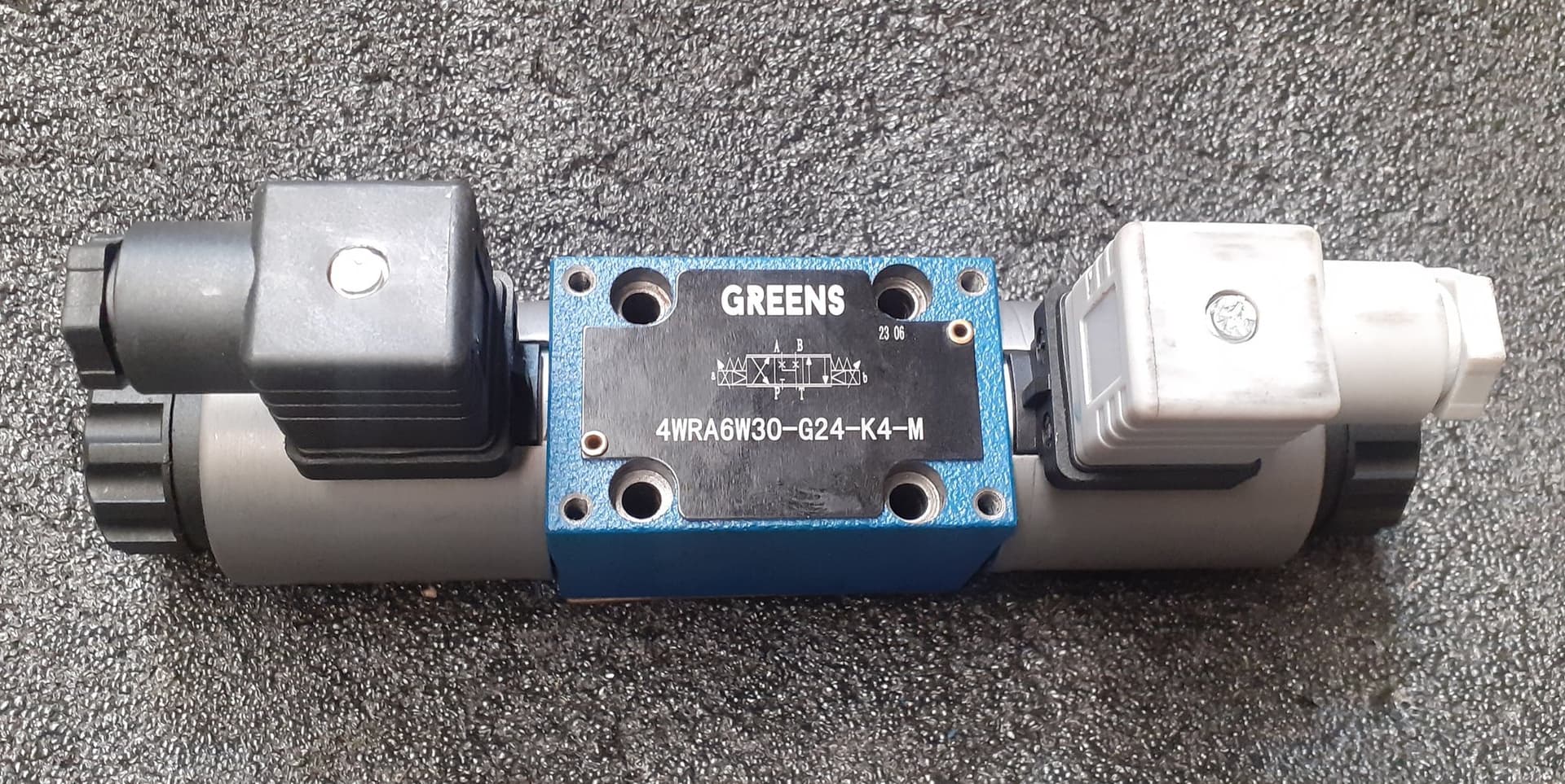4WRA6 DOUBLE ACTING SOLENOID VALVE K.M.