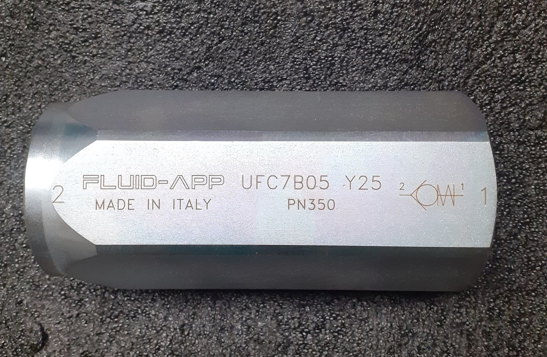 UFC7B05 1 1/2 FEMALE POPPET CHECK VALVE