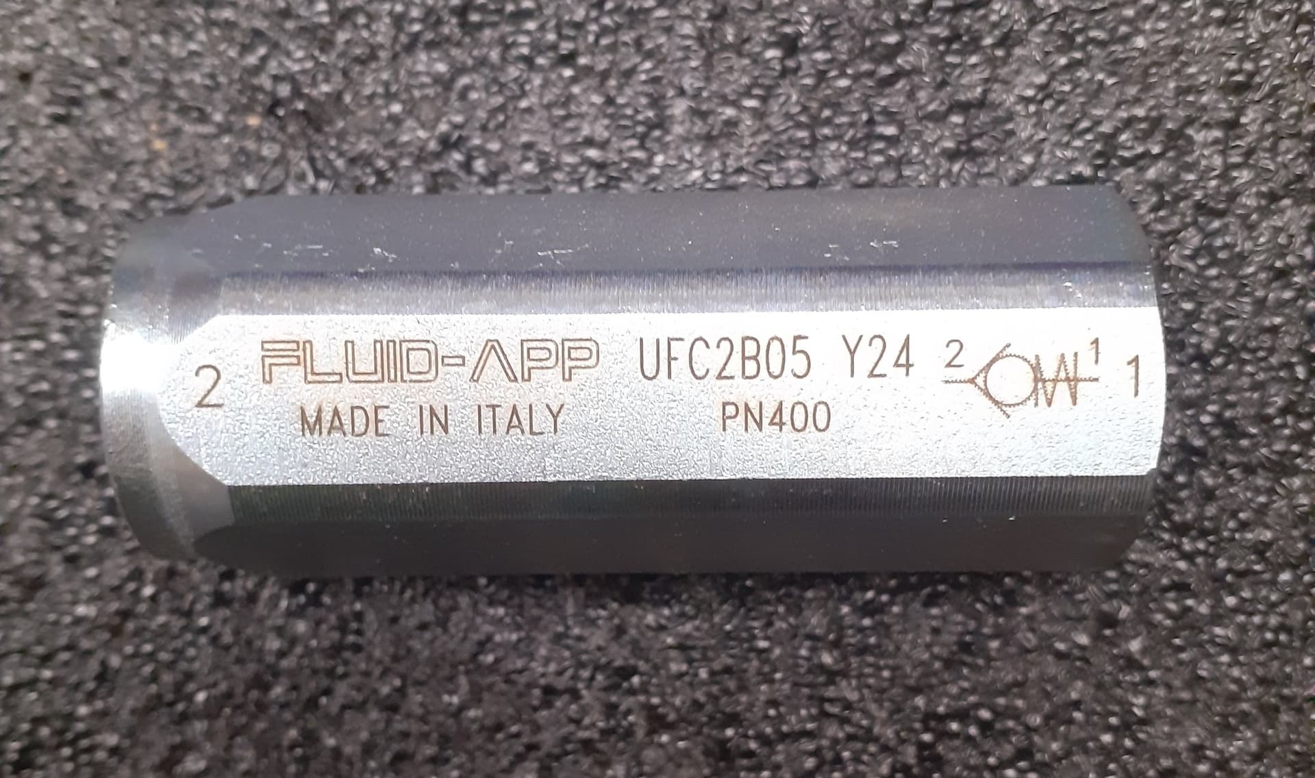UFC2B05 3/8 FEMALE POPPET CHECK VALVE